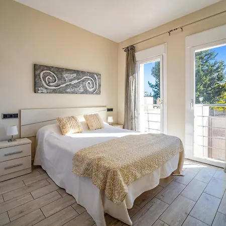 Pomera Dos By Βίλα